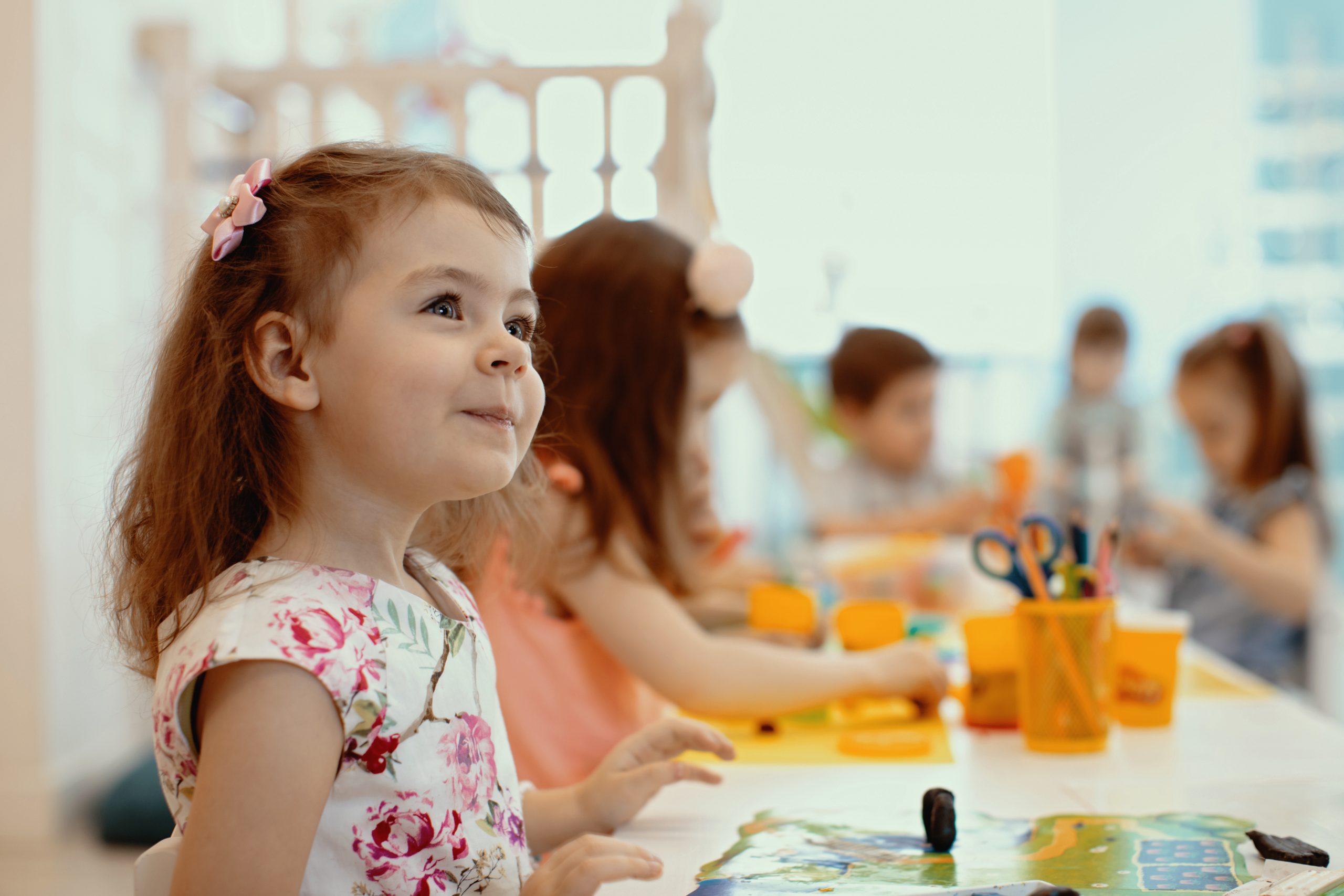 Scuola-dellinfanzia-scaled.jpg Bambini alla scuola dell'infanzia paritaria — San Francesco di Sales, Città di Castello